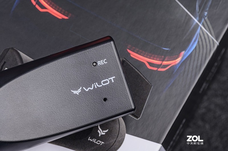 远离追尾纠纷，后视更专业，万鸥V5行车记录仪