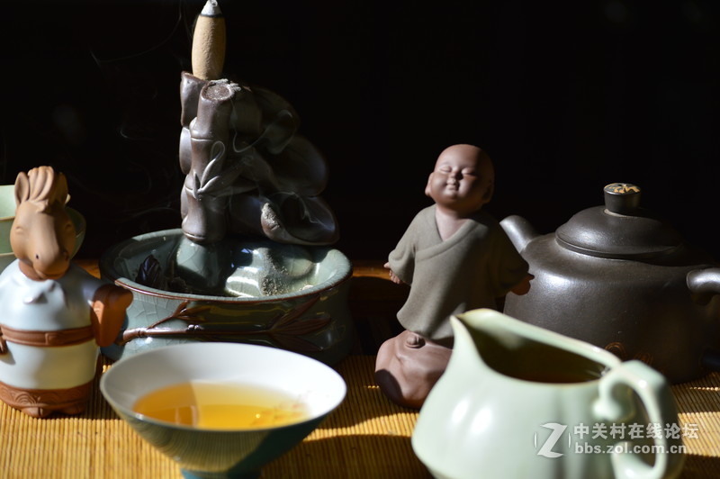 上周歇班，在家闲来无事，拍了几张家里的茶海(无后期)欢迎大家点评