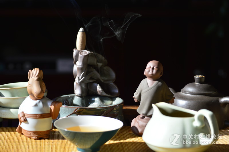 上周歇班，在家闲来无事，拍了几张家里的茶海(无后期)欢迎大家点评