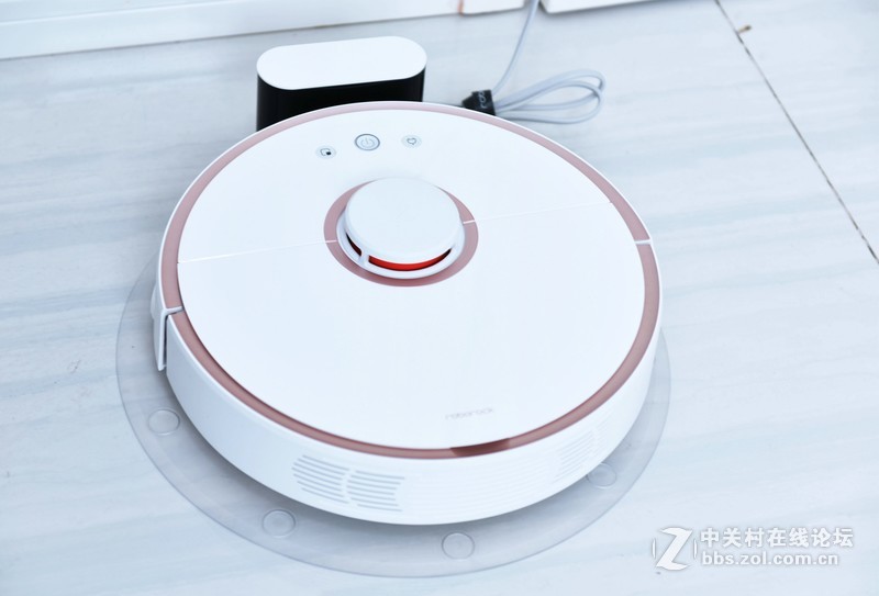 是“傻子”还是“嫂子”？看石头扫地机器人便知分晓！