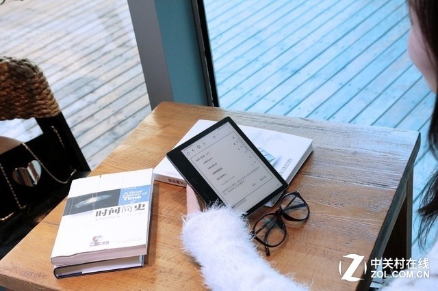 防水阅读好搭档 新版Kindle Oasis图赏