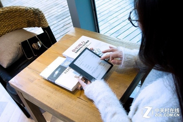 防水阅读好搭档 新版Kindle Oasis图赏