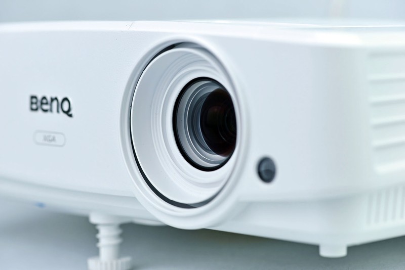 让会议摆脱有线束缚 明基E500智能投影仪堪称商务必备