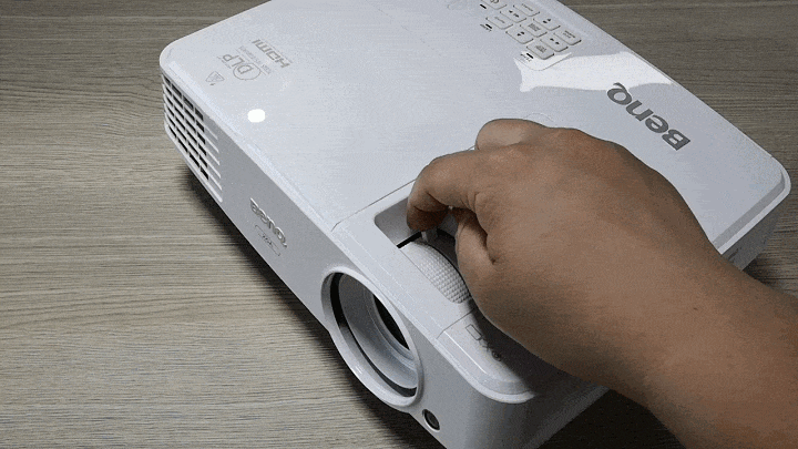 让会议摆脱有线束缚 明基E500智能投影仪堪称商务必备