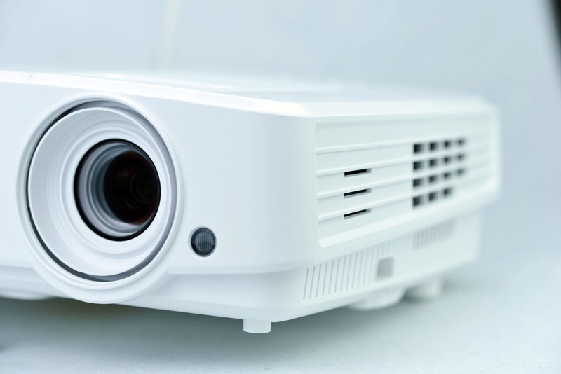 让会议摆脱有线束缚 明基E500智能投影仪堪称商务必备