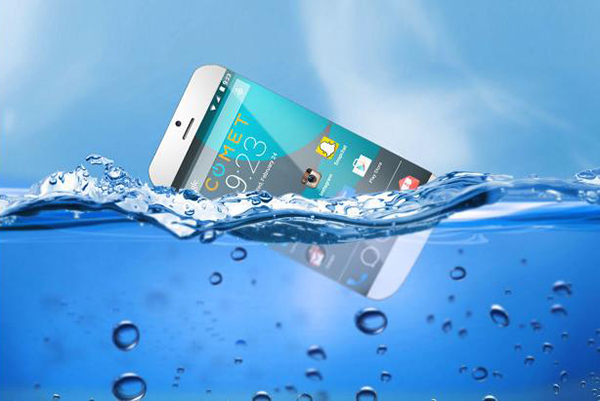 #约稿# 国产手机之所以不主推防水，因为防水后还想水上漂，太麻烦了？