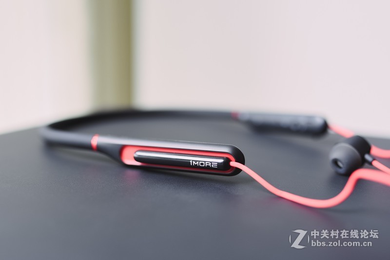 不到五百元？一款能提高吃鸡成功率的电竞耳机Spearhead VR蓝牙耳机