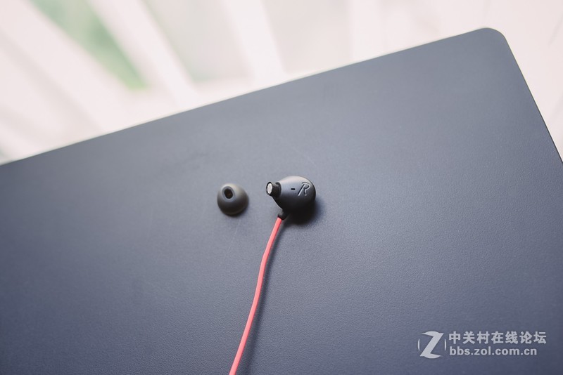 不到五百元？一款能提高吃鸡成功率的电竞耳机Spearhead VR蓝牙耳机