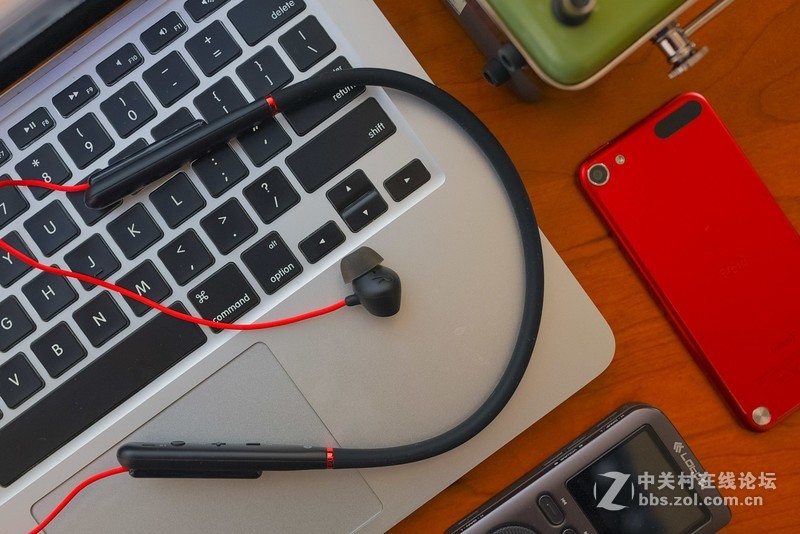 不到五百元？一款能提高吃鸡成功率的电竞耳机Spearhead VR蓝牙耳机