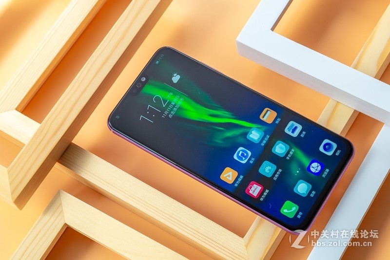 这款最超值的千元机又添新配色——荣耀8X梦幻紫版图赏