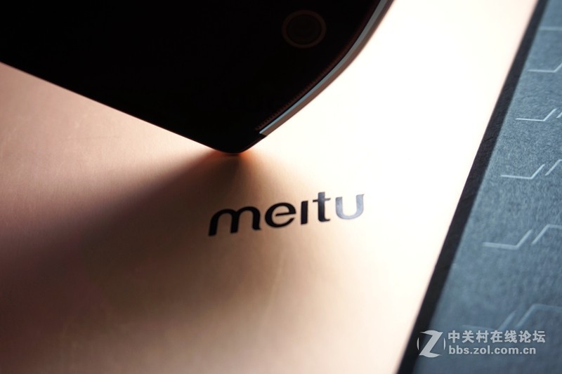 ＃颜值担当之美颜神器＃美图V4上手体验