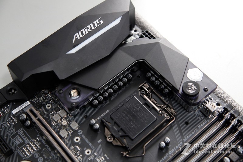 装机图赏，雕牌GAMING 8 + i7 6700k + 耕升1080G魂