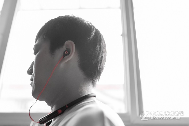 不到五百元？一款能提高吃鸡成功率的电竞耳机Spearhead VR蓝牙耳机