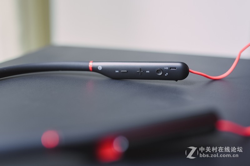 不到五百元？一款能提高吃鸡成功率的电竞耳机Spearhead VR蓝牙耳机