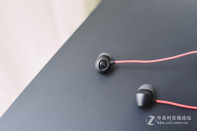 不到五百元？一款能提高吃鸡成功率的电竞耳机Spearhead VR蓝牙耳机