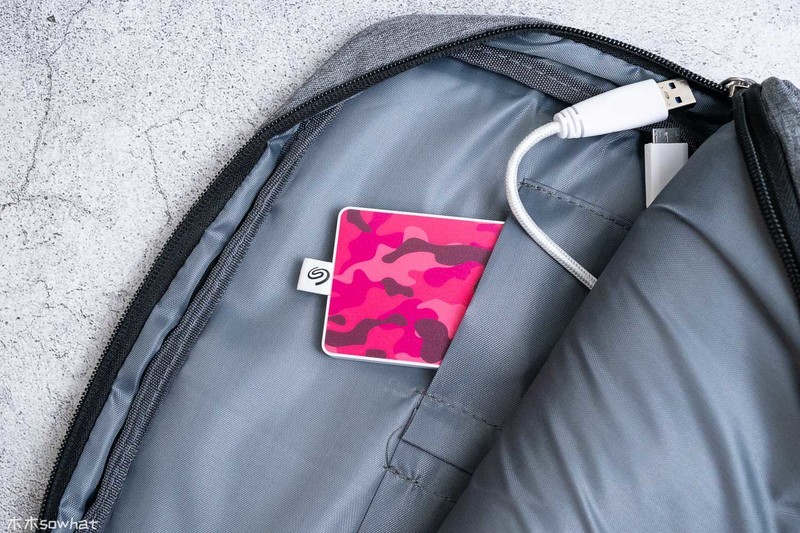 时尚随行——名片大小的希捷颜系列迷彩定制款2.5英寸移动硬盘体验