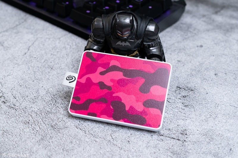 时尚随行——名片大小的希捷颜系列迷彩定制款2.5英寸移动硬盘体验