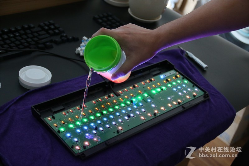 来互相伤害吧，PCB防水机械键盘一试究竟