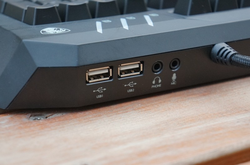 土豪专用！价值1K2伊赛斯龙盾机械键盘入手