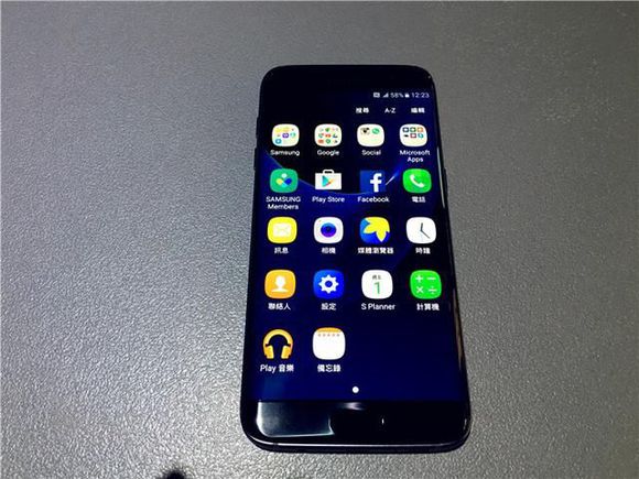 星空体育平台Galaxy S7 Edge惊爆价 开箱体验 告诉你是否浪得虚名
