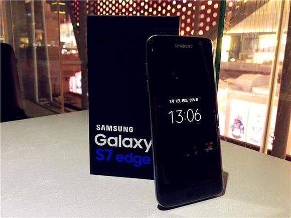 星空体育平台Galaxy S7 Edge惊爆价 开箱体验 告诉你是否浪得虚名