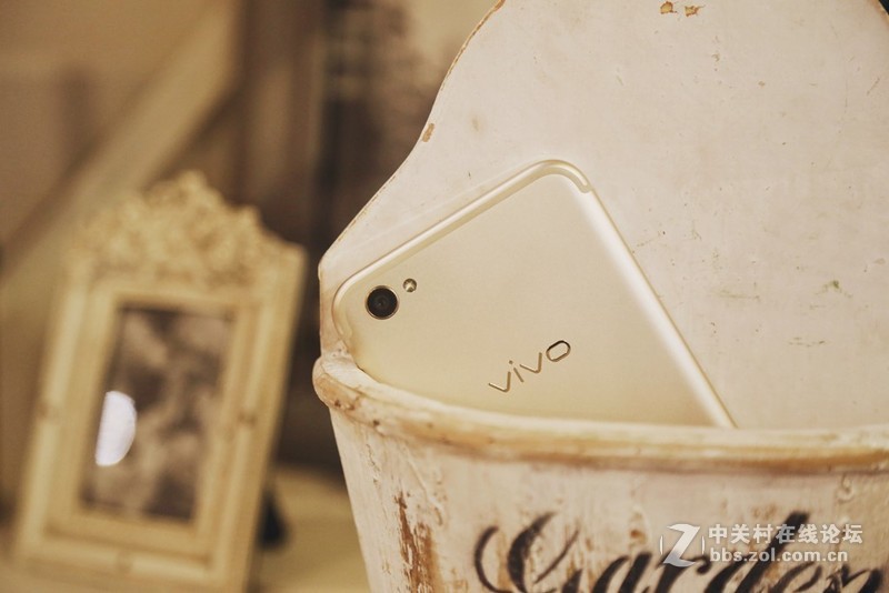 颜值新高 2000万前置双摄拍照神器——vivo X9图赏