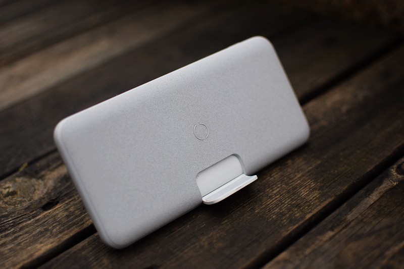 收放自如折叠支架式nank南卡无线充电宝pow2