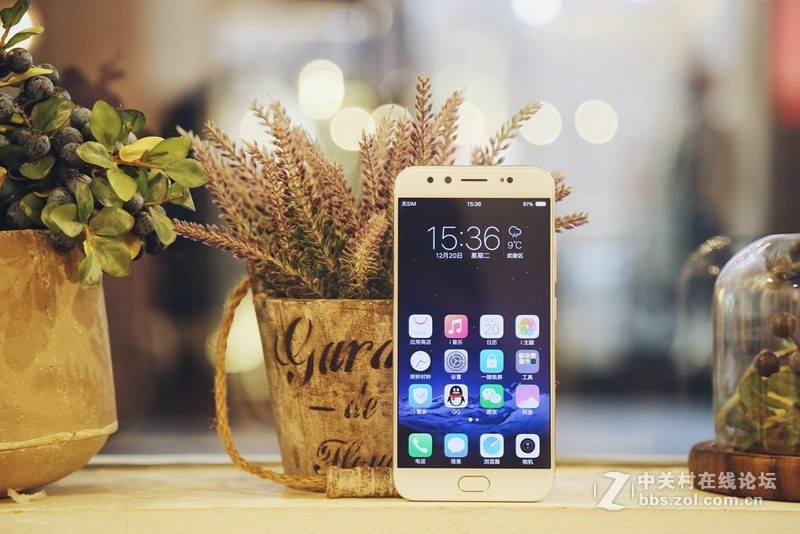 颜值新高 2000万前置双摄拍照神器——vivo X9图赏
