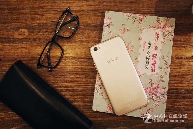 颜值新高 2000万前置双摄拍照神器——vivo X9图赏