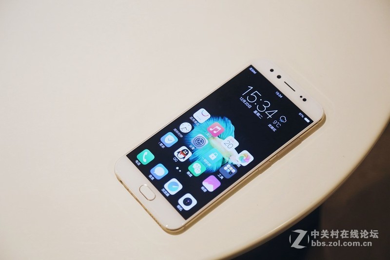 颜值新高 2000万前置双摄拍照神器——vivo X9图赏