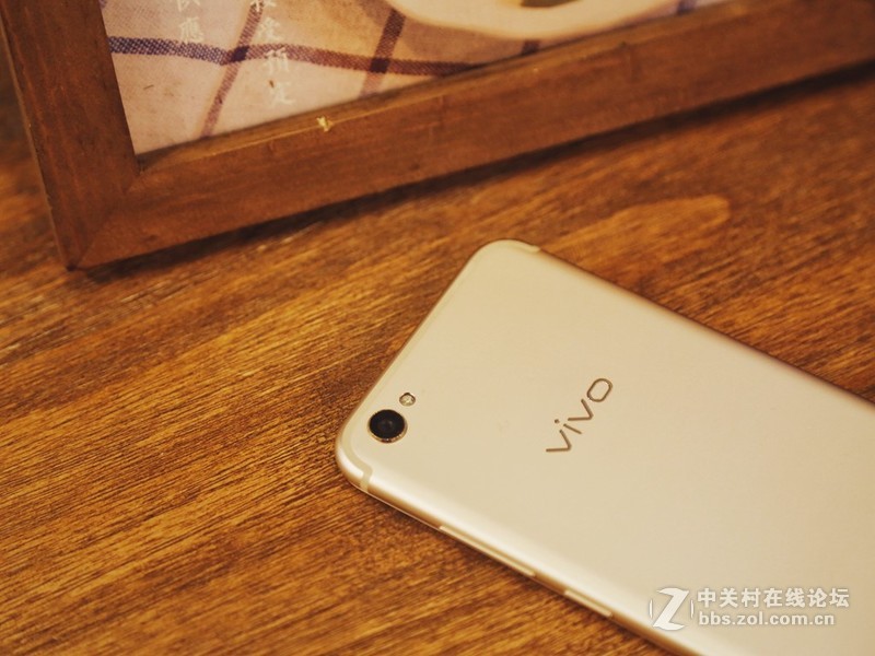 颜值新高 2000万前置双摄拍照神器——vivo X9图赏