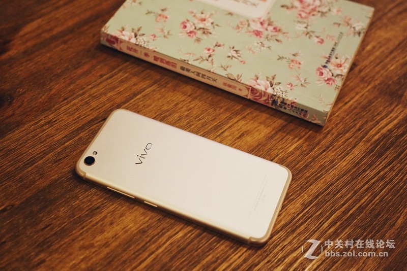 颜值新高 2000万前置双摄拍照神器——vivo X9图赏