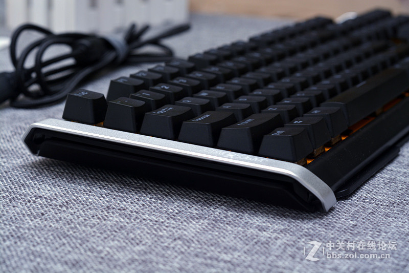 给驴蹄子换了个“铁掌”，贱驴382铁掌PBT键帽开箱体验