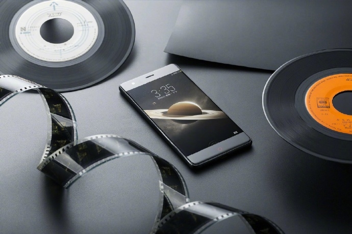 变焦双摄随手拍出好照片，努比亚Z17开箱图赏