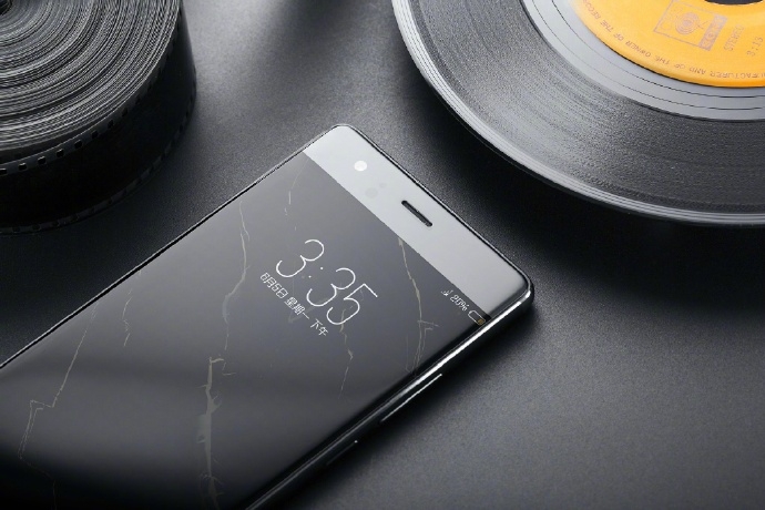 变焦双摄随手拍出好照片，努比亚Z17开箱图赏