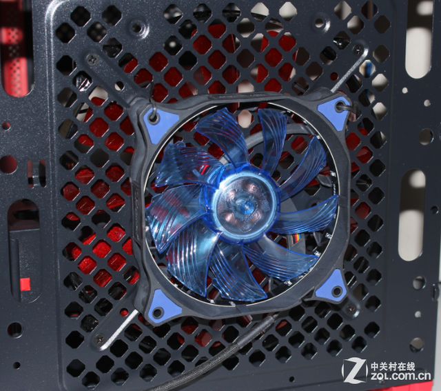 小个头大容量 游戏悍将魔族3机箱评测