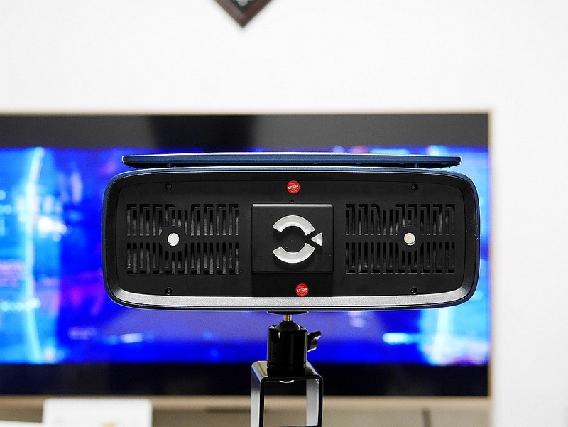 2.5K超清分辨率带来影院级震撼视听 Cinera头戴私人影院足不出户看3D大片