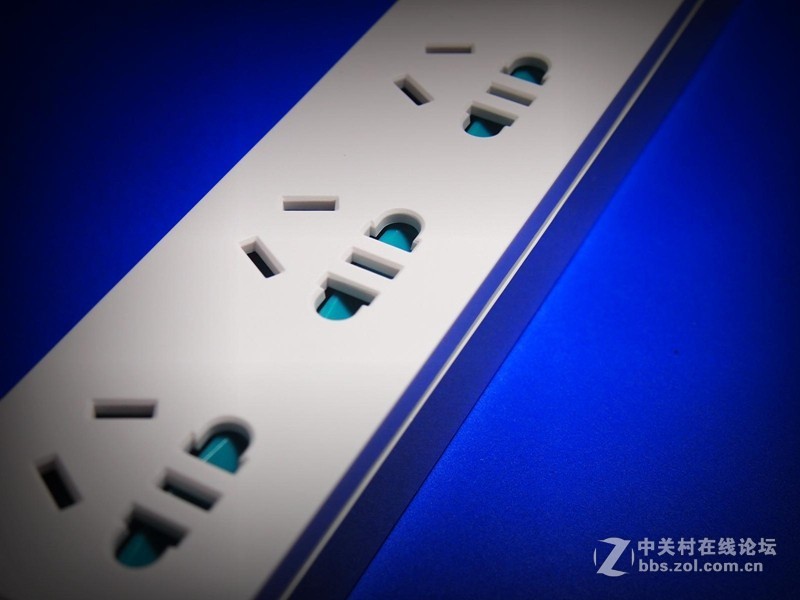 奥睿科智能USB插线板【明星小U——再也不愁】