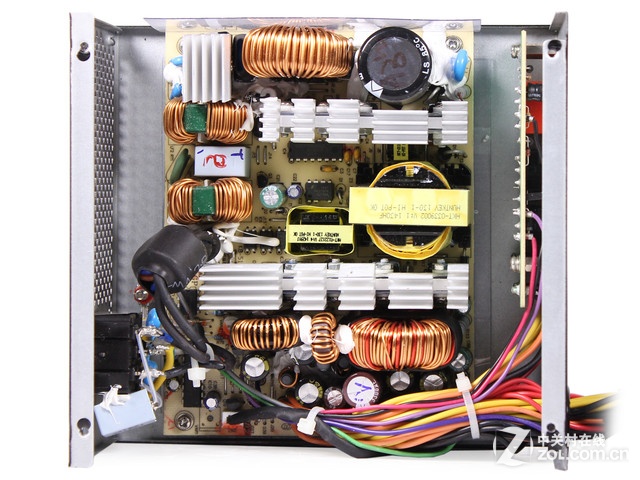 榜young”主机御用电源，航嘉MVP600体制解析