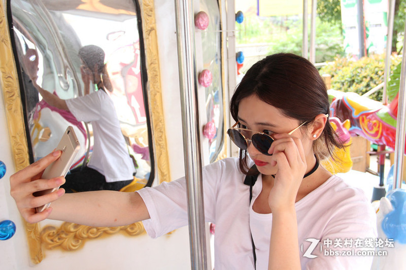 ＃够优秀，才主流＃调皮的妹纸爱自拍  朵唯A6以简取胜