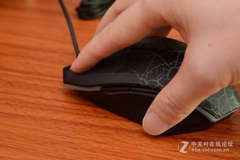 整体提升不小，牧马人三代EM915开箱简评