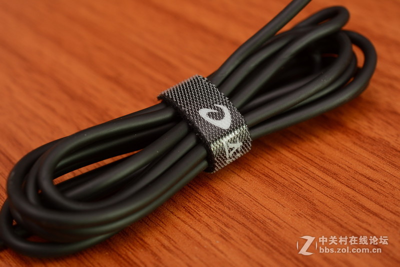 整体提升不小，牧马人三代EM915开箱简评