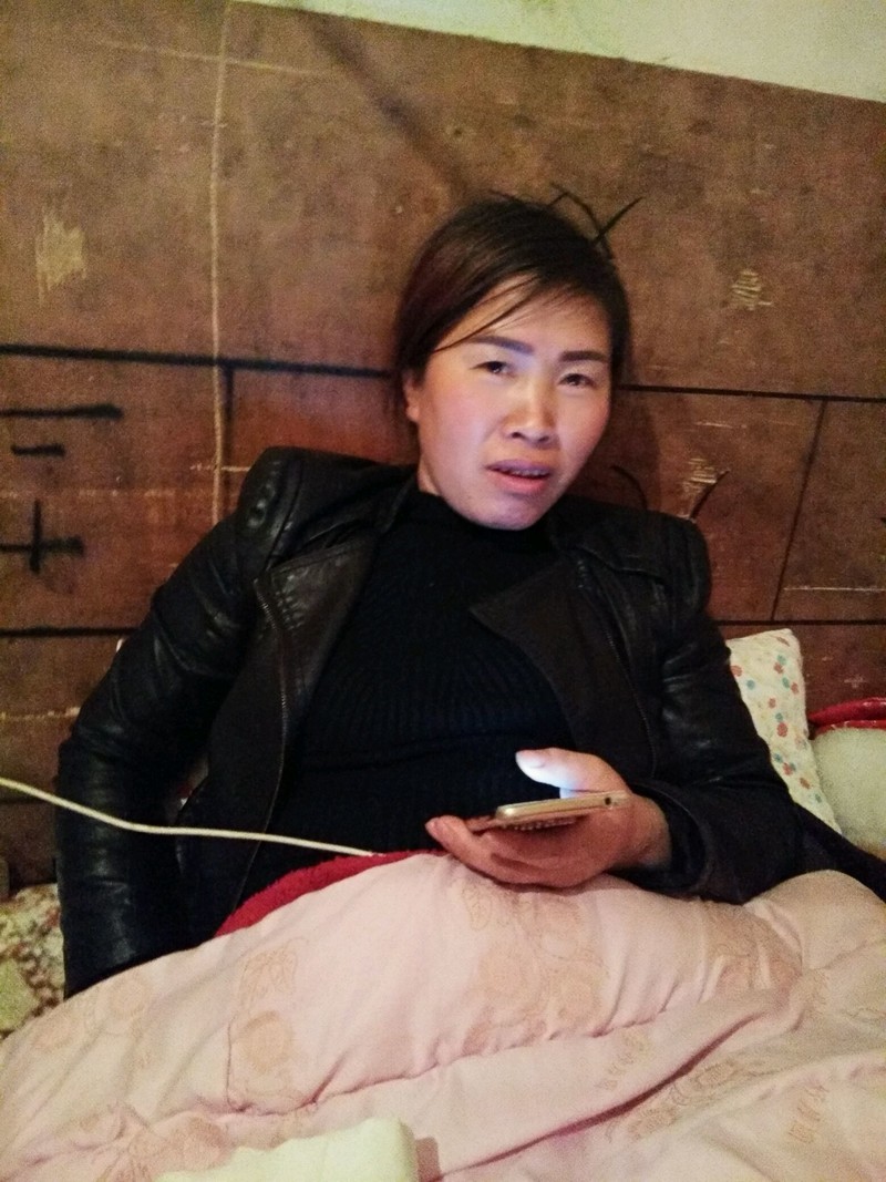 六盘水市华天酒店下面朱天美