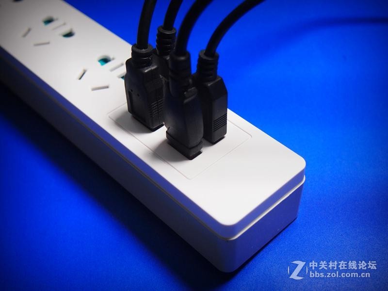 奥睿科智能USB插线板【明星小U——再也不愁】