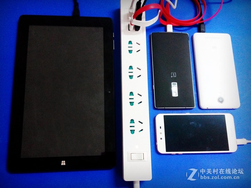 奥睿科智能USB插线板【明星小U——再也不愁】