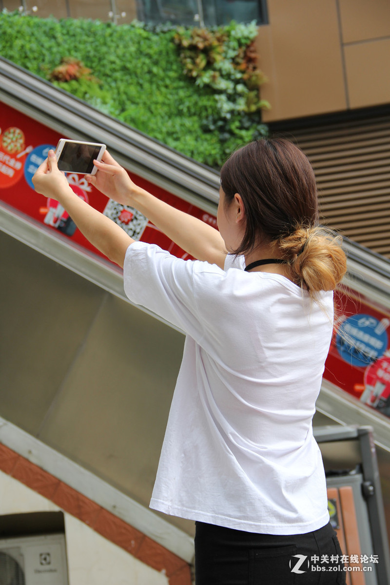 ＃够优秀，才主流＃调皮的妹纸爱自拍  朵唯A6以简取胜