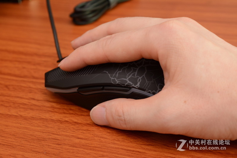 整体提升不小，牧马人三代EM915开箱简评