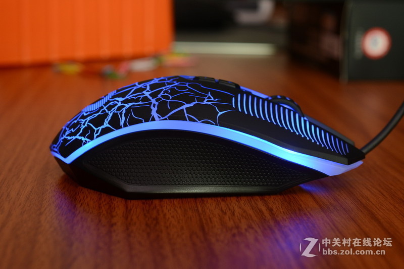 整体提升不小，牧马人三代EM915开箱简评