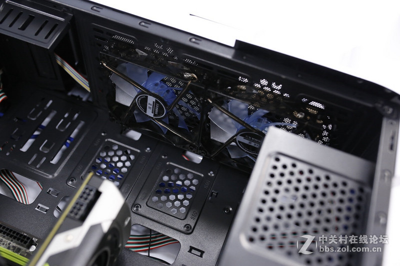 机箱中的超级英雄，先马卡萨丁MOD量产版