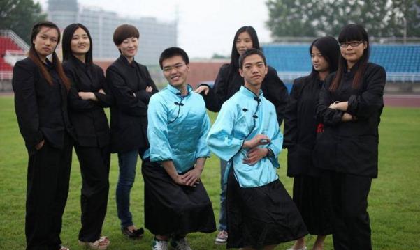 看完这些毕业照 再也不敢说自己懂创意了